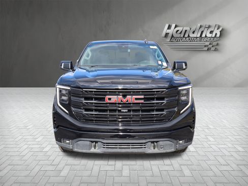 Used 2022 GMC Sierra 1500 Elevation w/ Elevation Premium Package AWD/4WD image 3