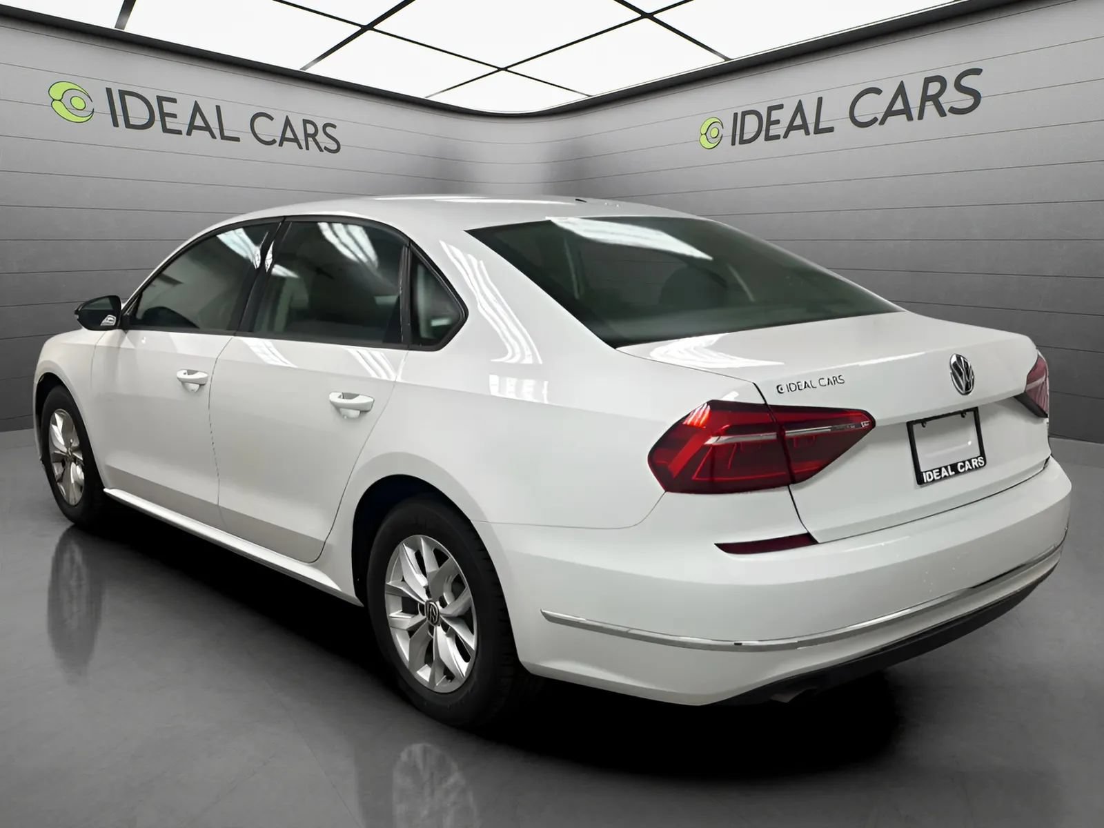 Used 2018 Volkswagen Passat 2.0T S w/ Driver Assistance Package FWD image 7