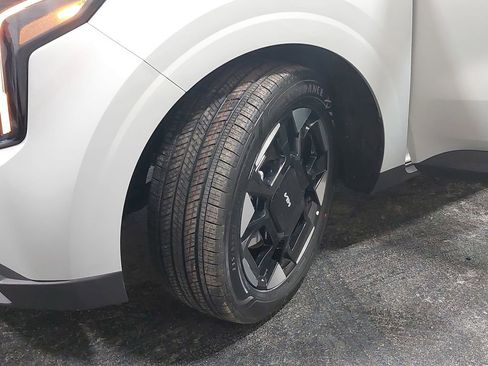 New 2026 Kia Carnival EX FWD image 35