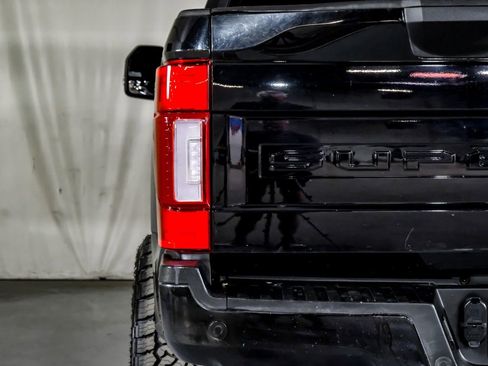 Used 2022 Ford F250 Lariat w/ Black Appearance Package image 41