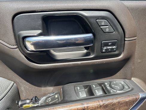 Used 2022 GMC Sierra 2500 Denali w/ Denali Ultimate Package image 16