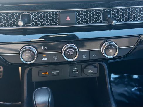 Used 2023 Honda Civic Sport image 14