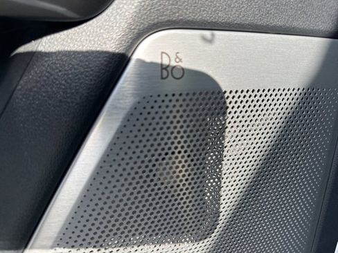 Used 2023 Ford F150 Lariat w/ Equipment Group 502A High image 9