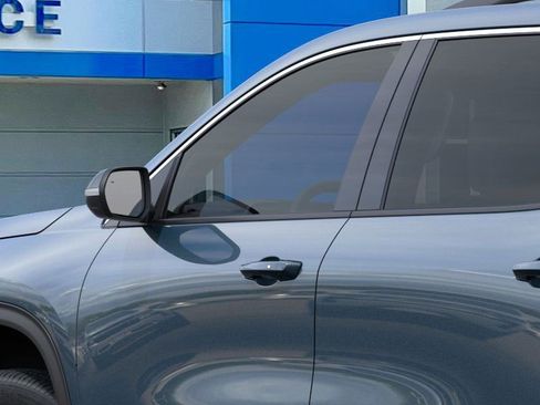 New 2026 Chevrolet Traverse LT image 12