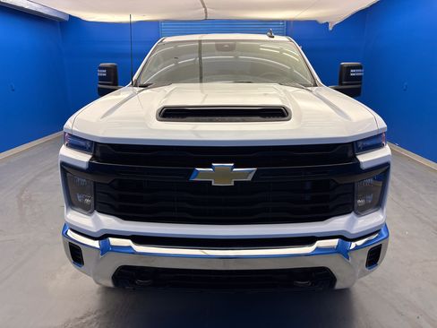Used 2025 Chevrolet Silverado 2500 W/T w/ WT Convenience Package AWD/4WD image 3