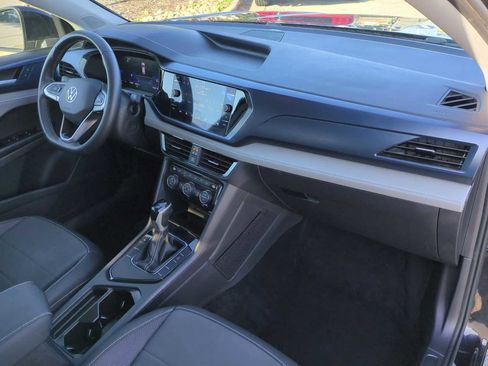 Used 2024 Volkswagen Taos SE image 28