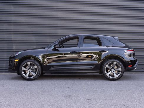 Certified 2026 Porsche Macan AWD/4WD image 2