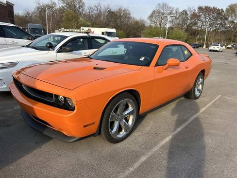 Used 2014 Dodge Challenger SXT Plus image 1