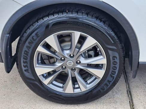 Used 2016 Nissan Murano SV FWD image 10
