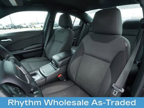Used 2018 Dodge Charger SXT image 31