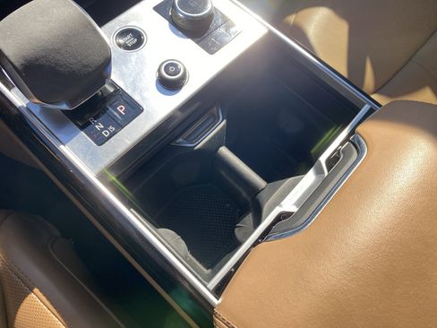 Used 2023 Land Rover Range Rover Long Wheelbase SE image 35