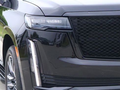 Used 2024 Cadillac Escalade Sport RWD image 9