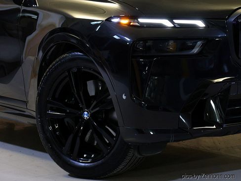 Certified 2025 BMW X7 xDrive40i w/ M Sport Package image 3