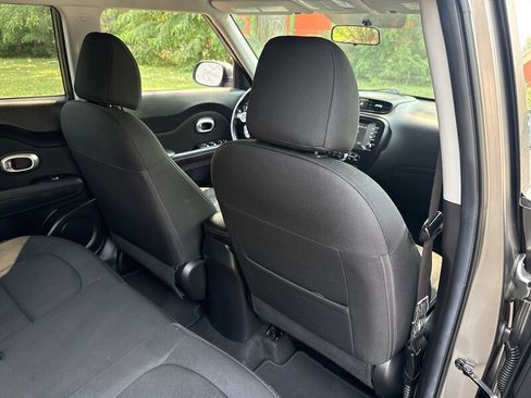 Used 2018 Kia Soul + FWD image 29