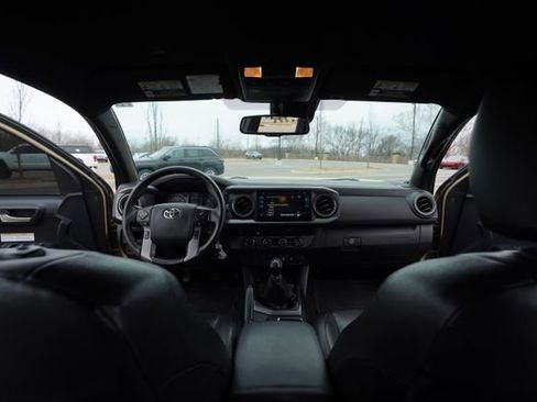 Used 2019 Toyota Tacoma TRD Off-Road image 22