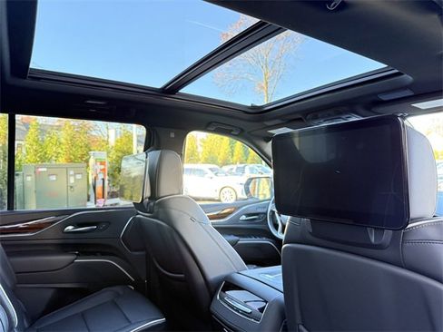 Used 2021 Cadillac Escalade Premium Luxury w/ Driver Assist Tech Package image 34