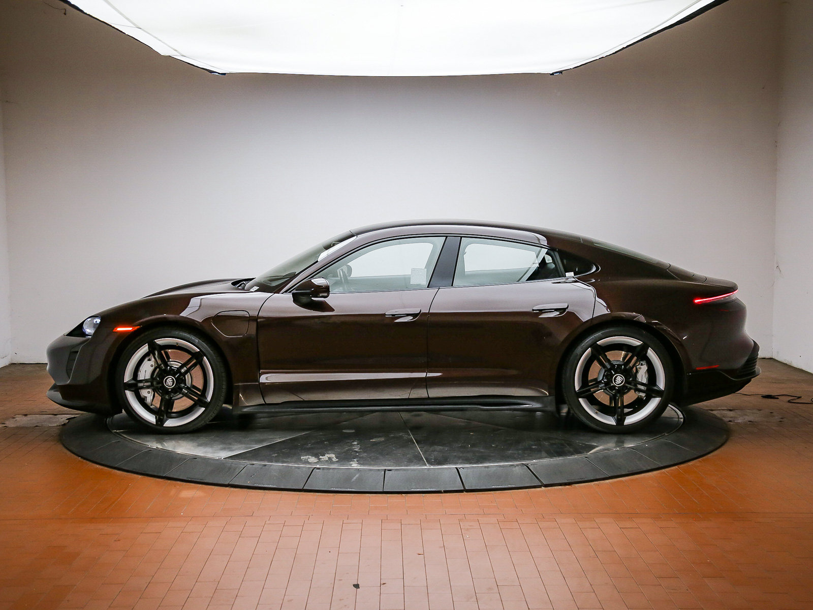 Certified 2021 Porsche Taycan Turbo AWD/4WD image 2