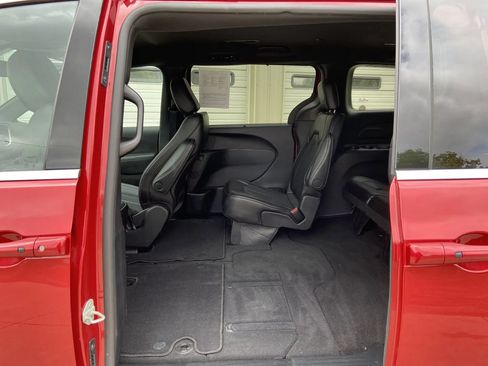 Used 2025 Chrysler Pacifica Select FWD image 23