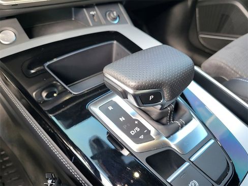 Certified 2024 Audi Q5 e Premium Plus w/ Premium Plus Package image 21