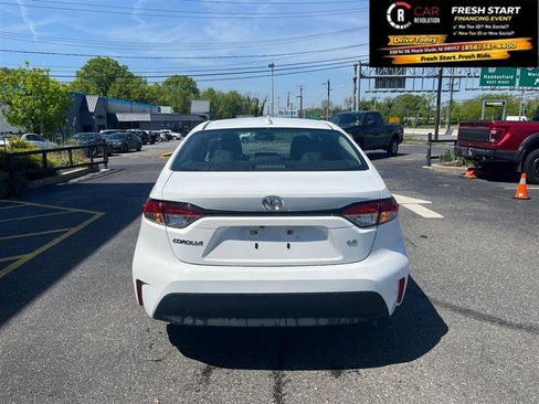 Used 2024 Toyota Corolla LE FWD image 6