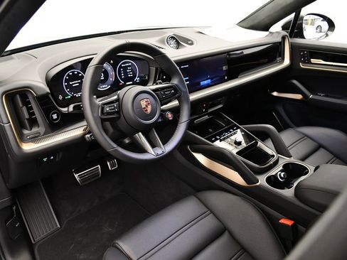 New 2026 Porsche Cayenne Turbo GT AWD/4WD image 4