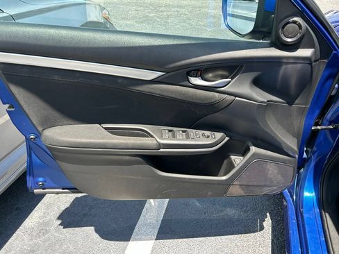 Used 2019 Honda Civic EX image 17
