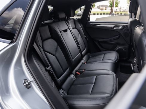 Certified 2026 Porsche Macan AWD/4WD image 42