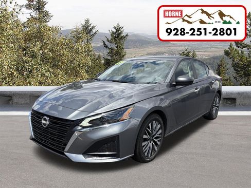 Used 2025 Nissan Altima 2.5 SV FWD image 1