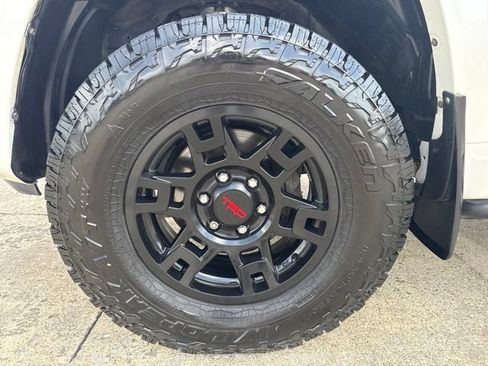 Used 2012 Toyota 4Runner Limited w/ Convenience Pkg AWD/4WD image 6