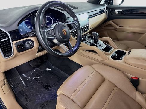 Used 2020 Porsche Cayenne image 21