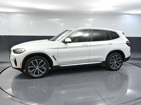 Used 2024 BMW X3 xDrive30i AWD/4WD image 12