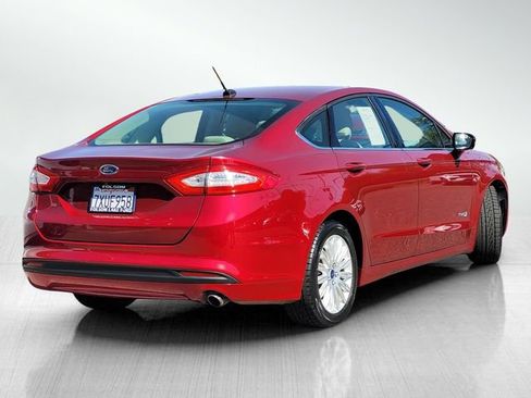 Used 2016 Ford Fusion SE image 4