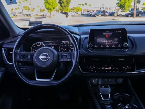 Used 2022 Nissan Rogue SL FWD image 22