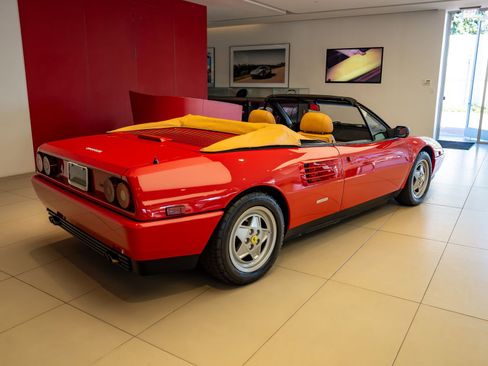 Used 1989 Ferrari Mondial T Cabriolet RWD image 6