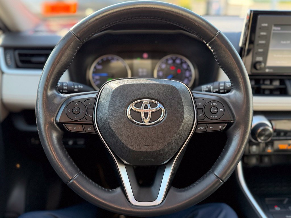 Used 2020 Toyota RAV4 XLE w/ Convenience Package AWD/4WD image 11