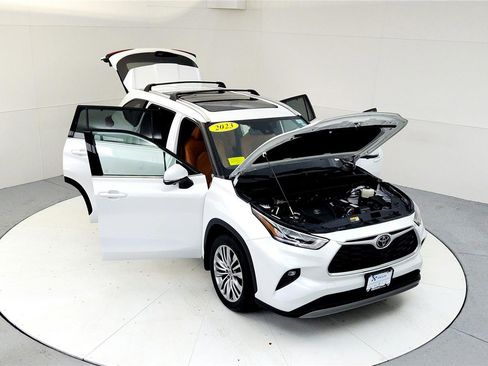 Used 2023 Toyota Highlander Platinum image 21