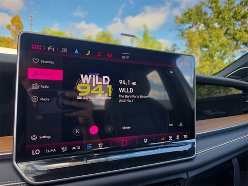 New 2026 Volkswagen Tiguan SEL R-Line image 17