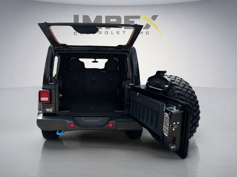 Used 2023 Jeep Wrangler Unlimited w/ Sun & Screen Package AWD/4WD image 28