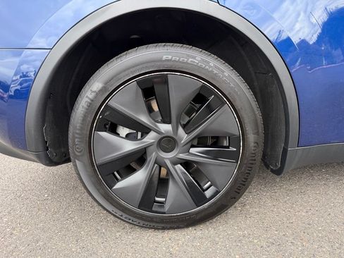 Used 2025 Tesla Model Y Long Range AWD/4WD image 9