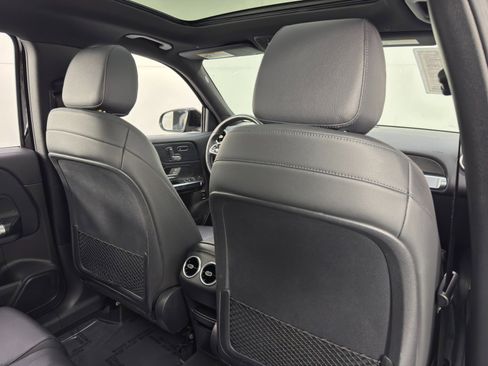 Used 2020 Mercedes-Benz GLB 250 GLB 250 w/ Premium Package image 37