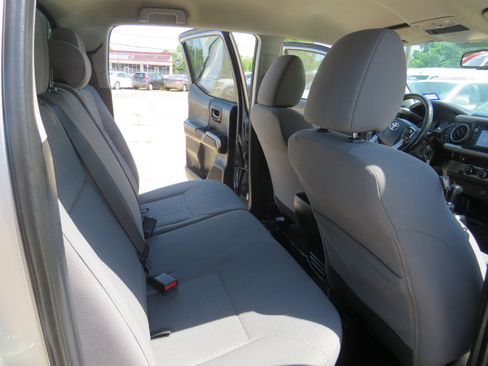 Used 2017 Toyota Tacoma SR5 w/ Tow Package image 23