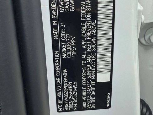 Used 2022 Volvo XC60 B6 R-Design w/ Advanced Package image 36