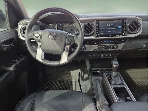 Used 2021 Toyota Tacoma Limited image 21