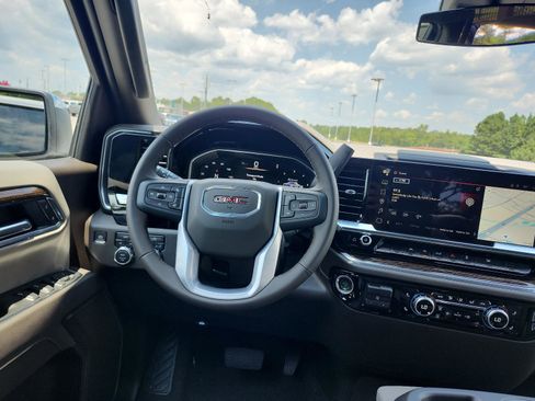 New 2026 GMC Sierra 1500 SLE image 10