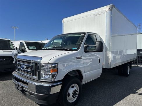 New 2024 Ford E-450 and Econoline 450 Super Duty w/ Power Windows & Locks Group image 9