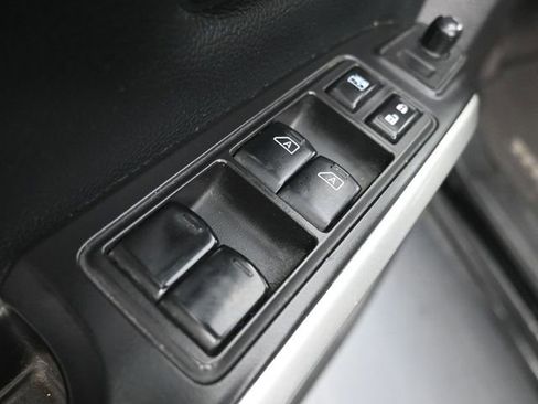 Used 2021 Nissan Titan SV w/ SV Convenience Package RWD image 10