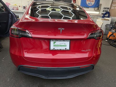 Used 2022 Tesla Model Y Performance image 23
