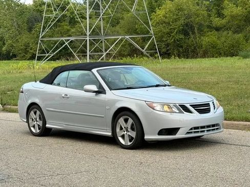 Used 2009 Saab 9-3 2.0T FWD image 2