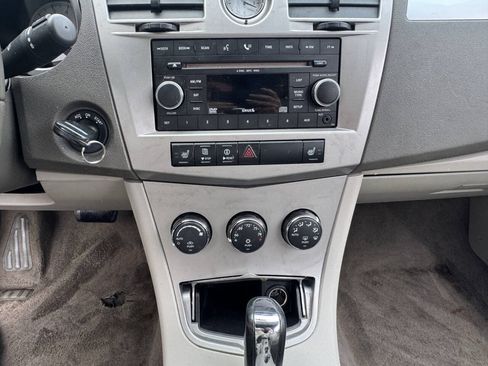 Used 2008 Chrysler Sebring Touring w/ Special Touring Group FWD image 9