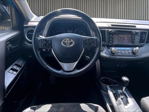 Used 2018 Toyota RAV4 XLE FWD image 6